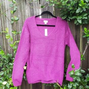 NEW! Soft and cozy fuchsia Old Navy v-neck sweater